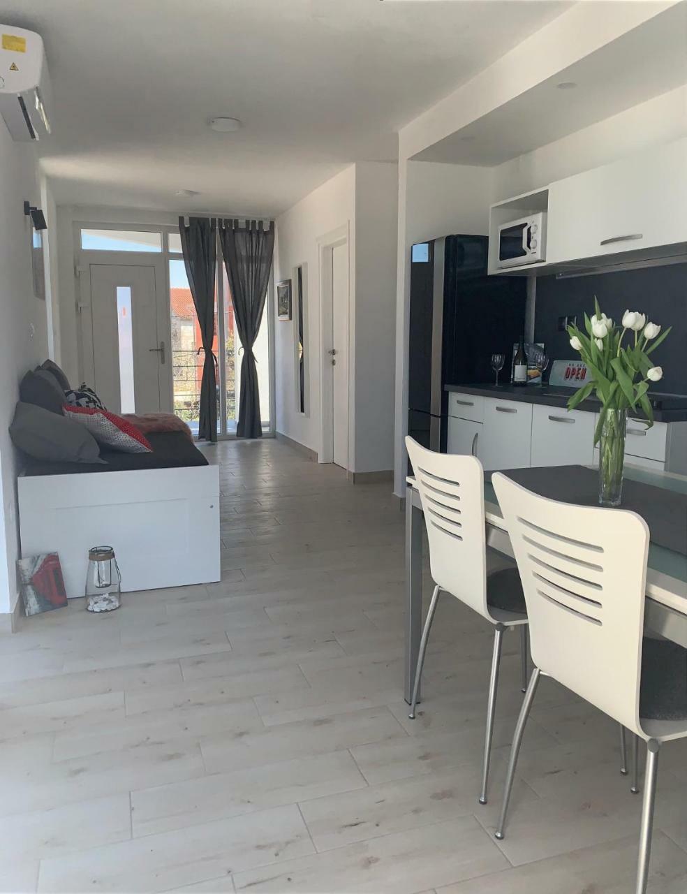 Modern Apartments Day Šibenik Eksteriør billede